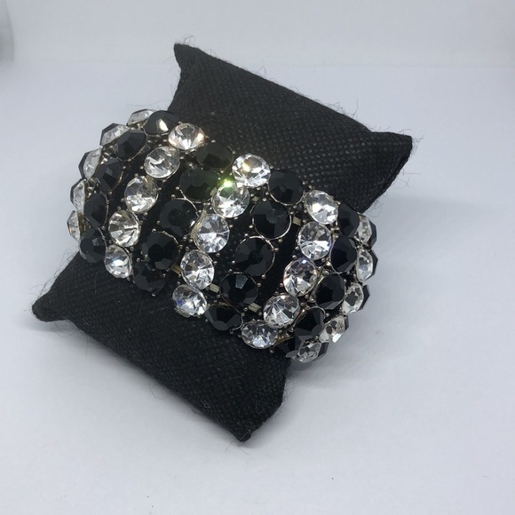 Sparkling dazzling crystal stretch wide statement style bracelet - Picture 1 of 4